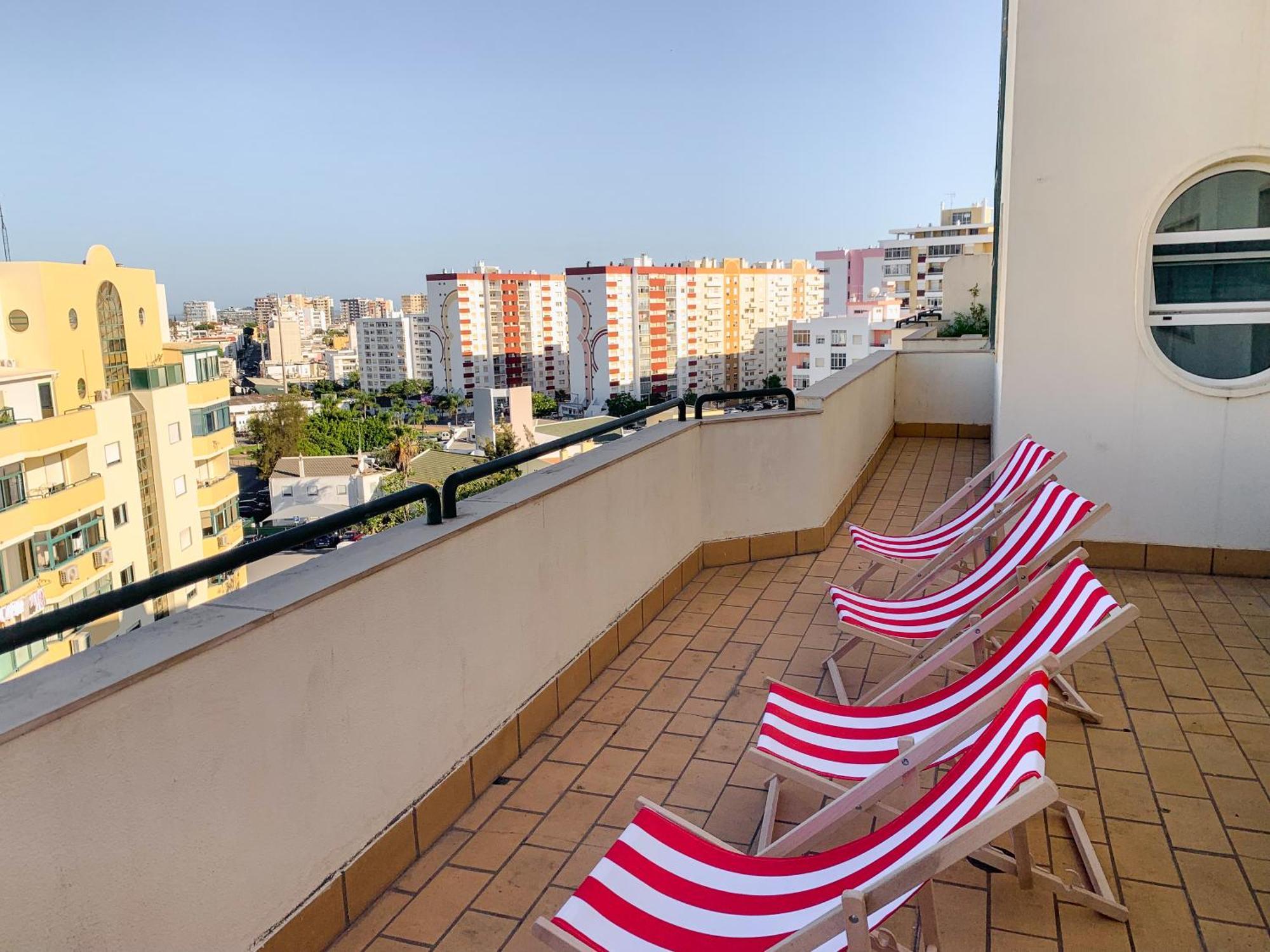 Wakeup Triplex House Hostel Faro Exterior photo
